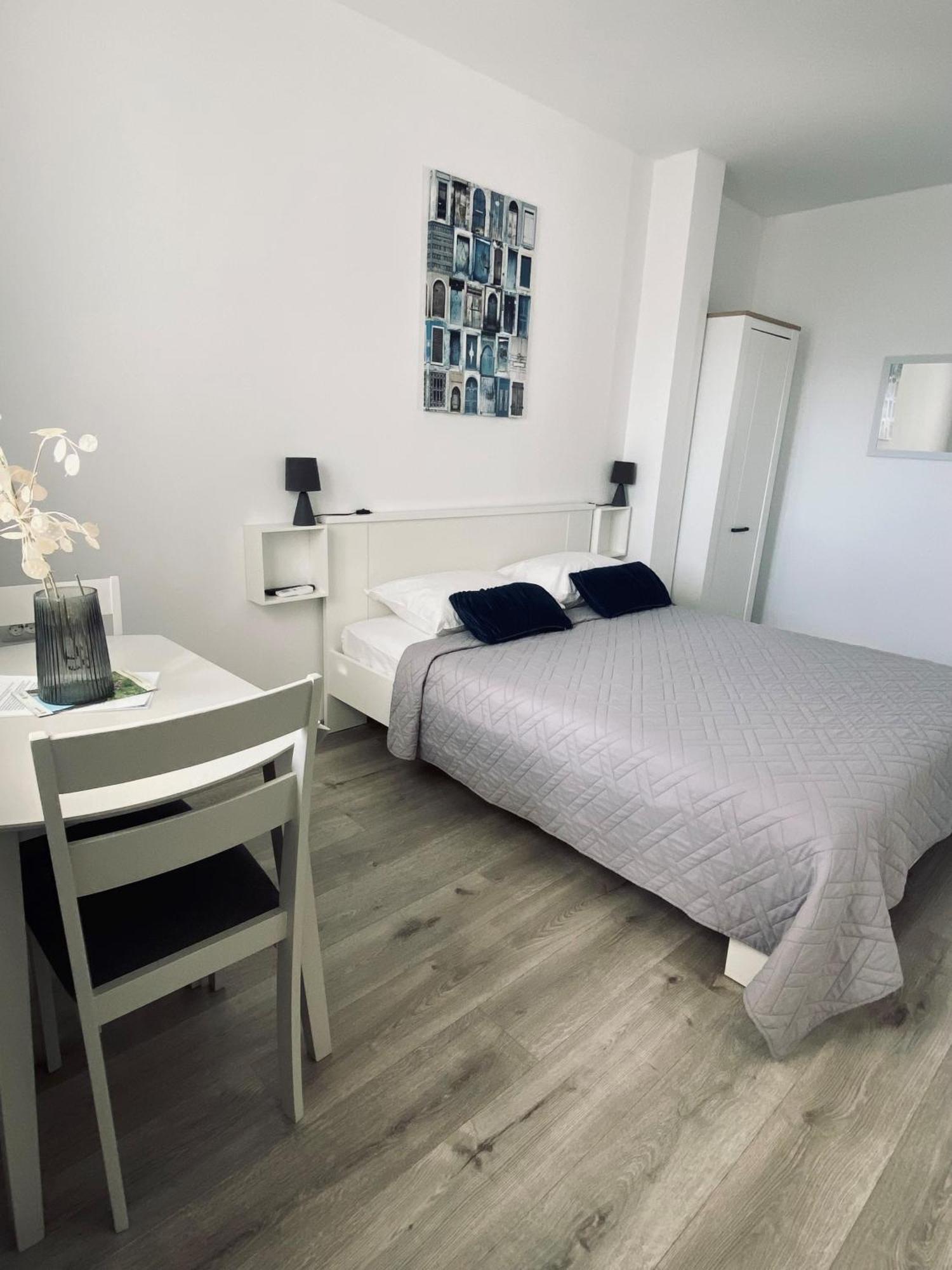 Apartmani Mila Starigrad Paklenica Bagian luar foto