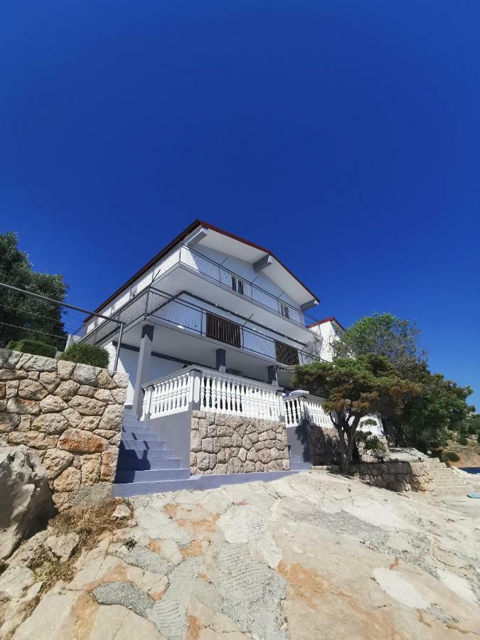 Apartmani Mila Starigrad Paklenica Bagian luar foto