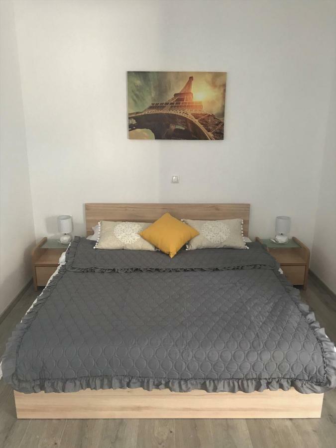 Apartmani Mila Starigrad Paklenica Bagian luar foto