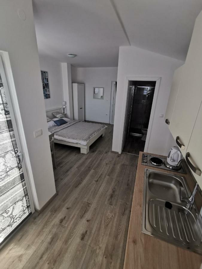 Apartmani Mila Starigrad Paklenica Bagian luar foto