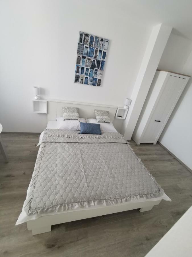 Apartmani Mila Starigrad Paklenica Bagian luar foto