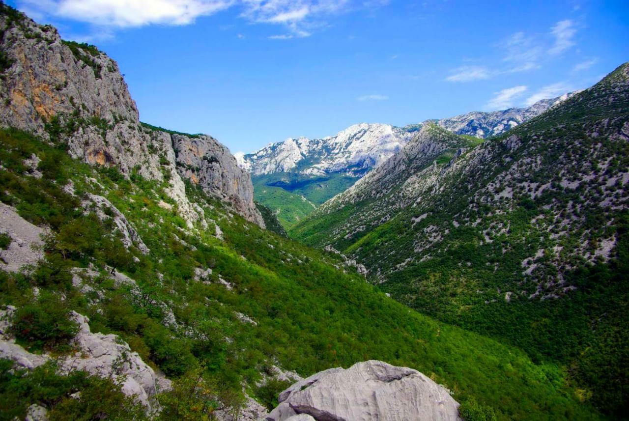 Apartmani Mila Starigrad Paklenica Bagian luar foto